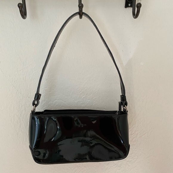 kate spade Handbags - Kate spade patent leather purse